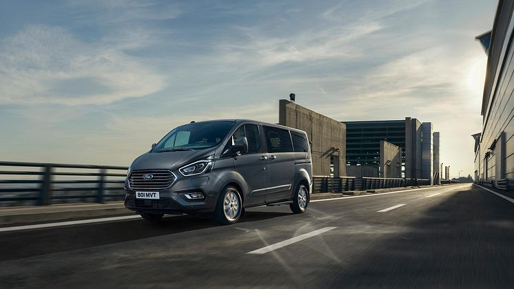 Hybridní Transit Custom a Tourneo Custom P-HEV rozšíří ještě v letošním roce užitkové portfolio Fordu na evropském trhu – a to včetně České republiky.