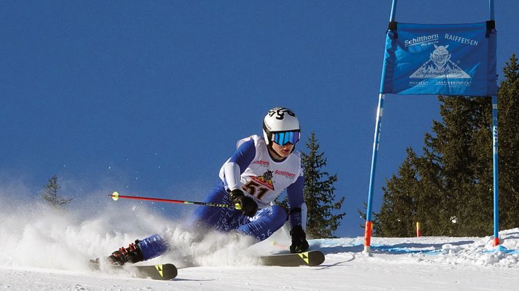 Skier at the Inferno Downhill race in action 