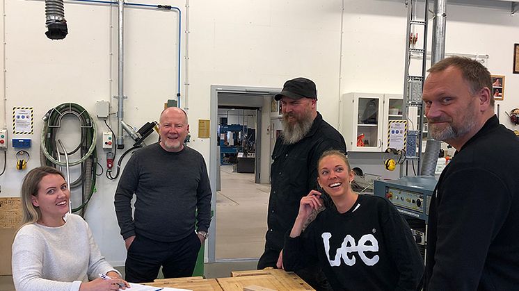 Chatrine Jonsson, former industrial design student, Richard Hainsworth, business coach at Movexum, Rickard Larsson, responsible for workshops in building 45, Lisa Teodorsson, former industrial design student and Lars Löfqvist, head of subject in desi