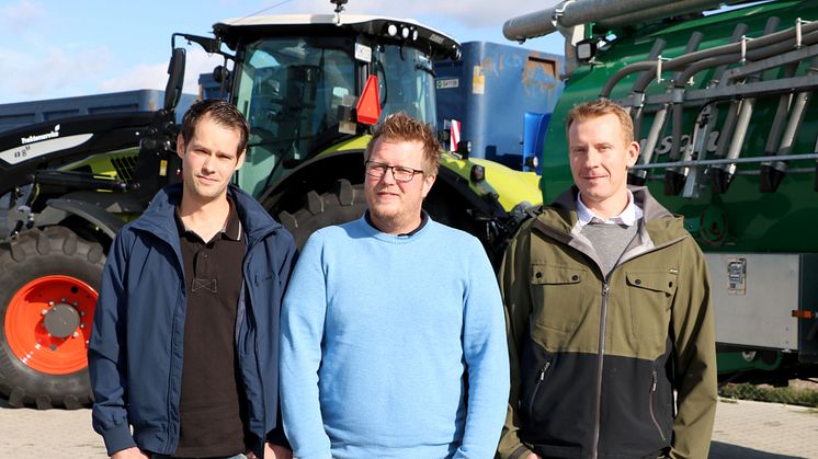 Erik Steen, Anders Sundqvist och Freddie Lantz är delägare av Lannaskede Lantbruksprodukter som blir servicepartner till Swedish Agro Machinery. Foto: Swedish Agro Machinery
