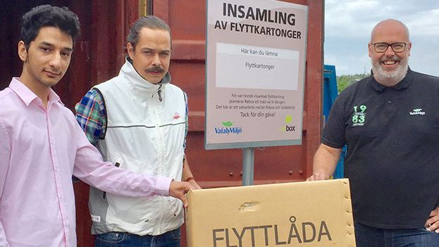 Den 8 augusti invigs behållaren för ”Insamling av flyttkartonger” på Återbruket i Köping, ett samarbete mellan Rebox och VafabMiljö.