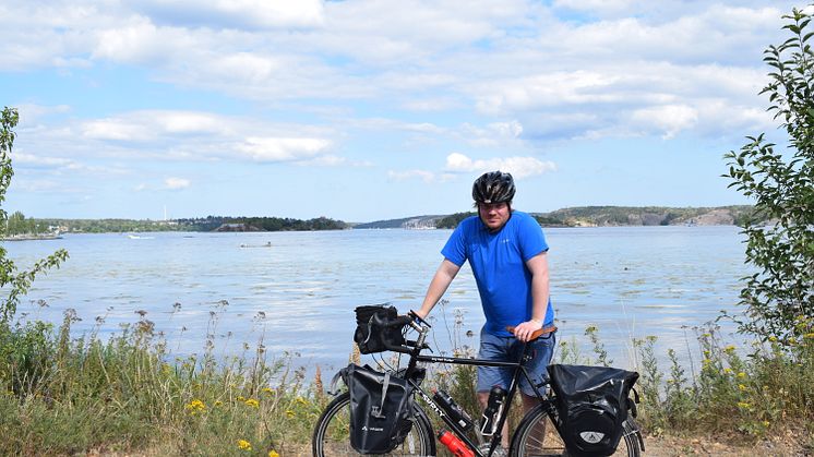 Kristian cyklar jorden runt för demensforskningen