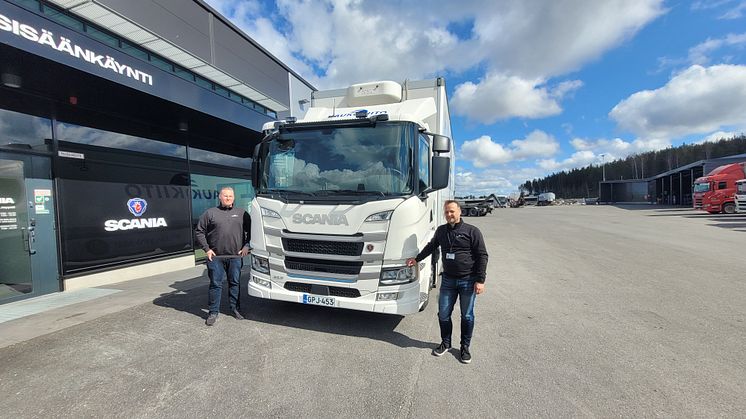 Tampereen ensimmäinen täyssähköinen Scania otettiin liikenteeseen 