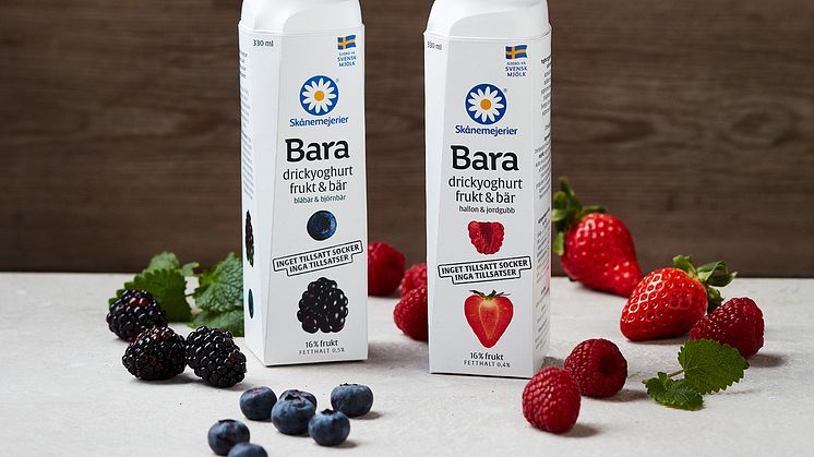 ”Bara” Drickyoghurt frukt och bär erbjuds i 330 ml förpackning i två omtyckta smaker – Jordgubb & Hallon och Blåbär & Björnbär. 
