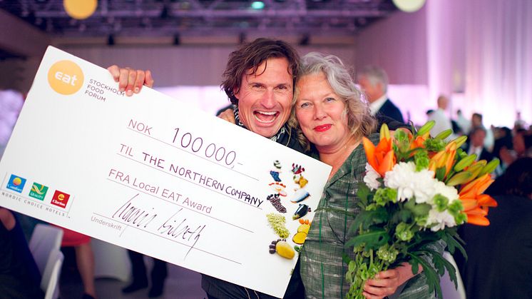 2014 års vinnare av Local EAT Award gratuleras av Petter Stordalen.