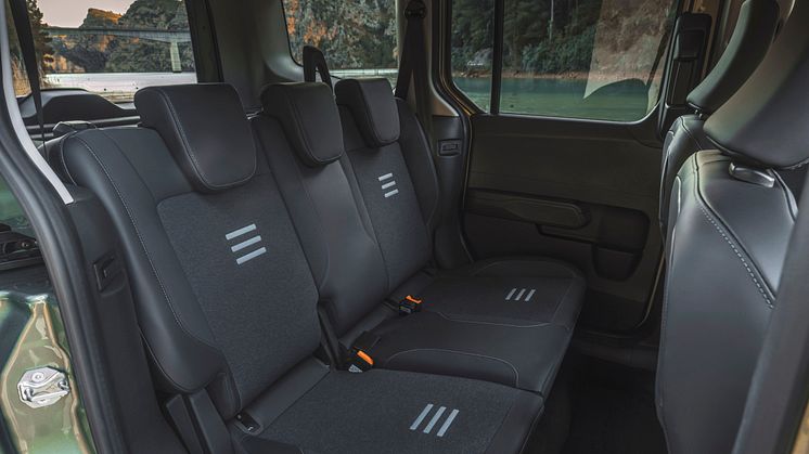 2023_FORD_Tourneo-Courier_Active_13_Interior