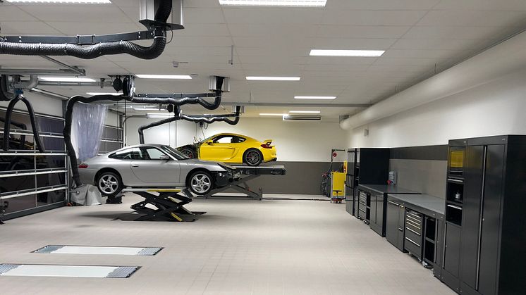 Porsche öppnar skräddarsydda skadecenter i Göteborg och Helsingborg.