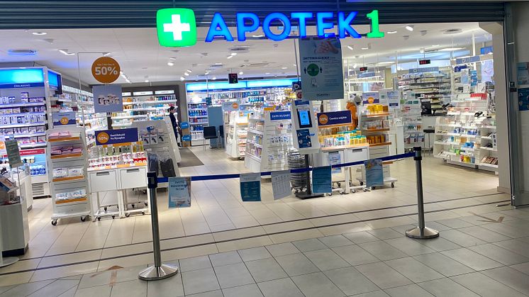Apotekene har fokus på smittevern og å gjøre det trygt for kundene å besøke apoteket (fra Apotek 1 Stovner)