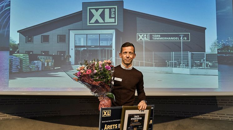 Direktør Dennis Andreassen fra XL-BYG Tårs Tømmerhandel A/S modtog prisen som Årets XL-BYG Byggecenter 