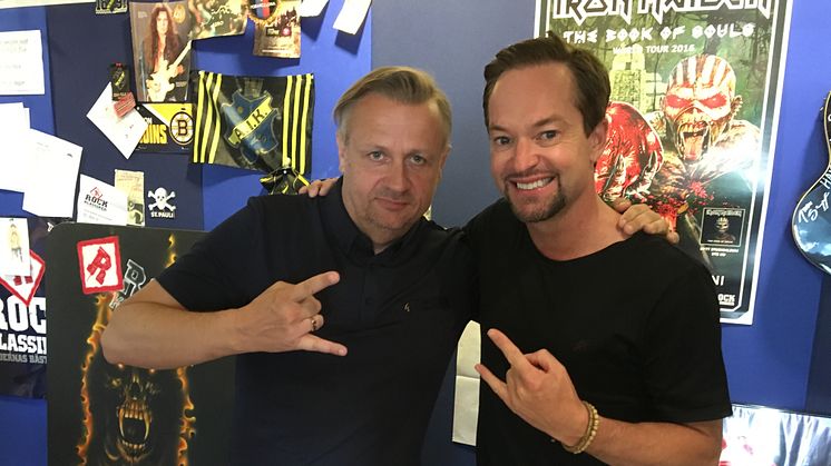 Rockklassikers programledare Jonas Nilsson tillsammans med rockreportern Andreas Carlsson