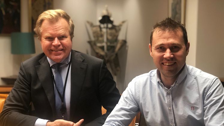 Gunnar Bjørkavåg blir ny styreleder i Conta. Her med daglig leder Jan-Tore Holen. Foto: Conta 