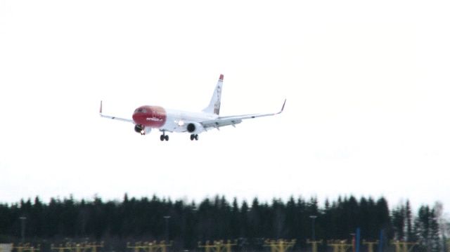 Norwegians LN-NOP landar på Oslo Gardemoen, Norge