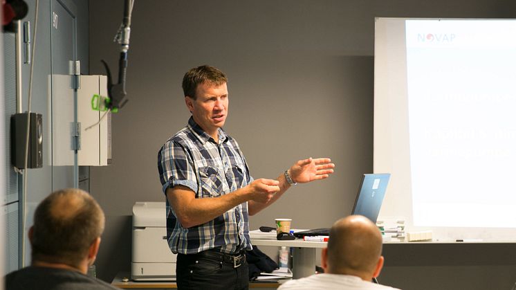 Fredrik underviser på NOVAPs F-gass kurs.