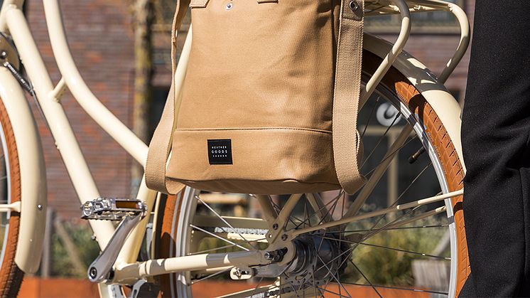 weathergoods-bicycle-bag-city-backpack-sand-lookbook-5.jpg