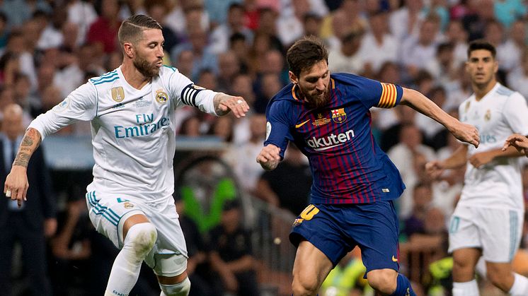 Sergio Ramos og Lionel Messi er igjen klare for en ny sesong med La Liga. Her fra onsdagens spanske supercupfinale. Foto: Scanpix.