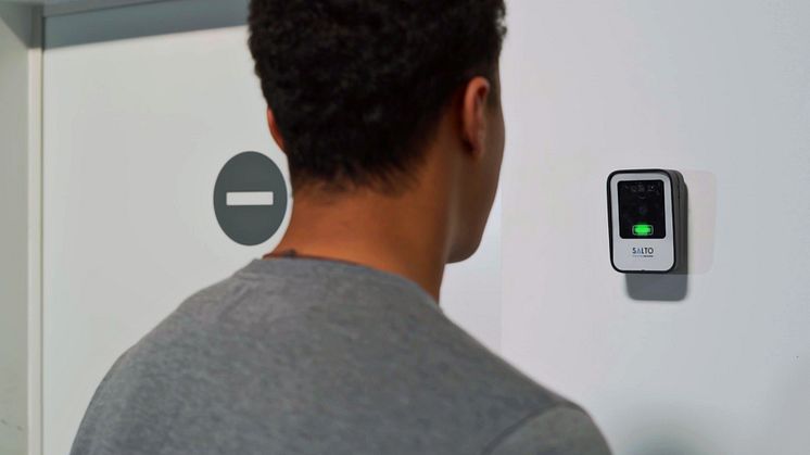 Adgangskontrol med ansigtsgenkendelse gennem den britiske teknologiske innovator TouchByte.
