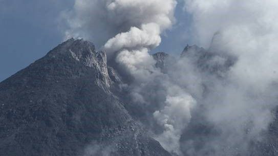 Lavadomen på vulkanen Merapi kollapsade delvis 2019. Foto: GFZ Potsdam