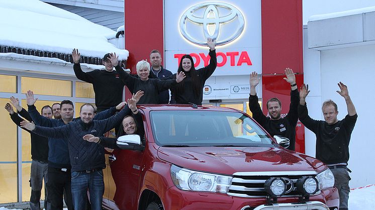 På topp: Holbergs Auto er fornøyd med at Toyota ble det mest solgte bilmerket i 2017.