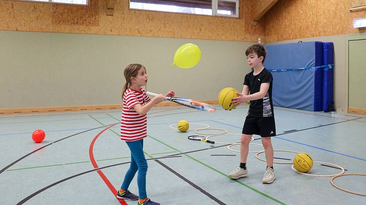 Das Gehirn läuft mit – beim Projektband Sport der Grundschule dreht sich alles um Koordination