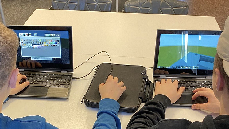 Elever i Falun bygger upp en värld inom uppdraget med hjälp av Minecraft