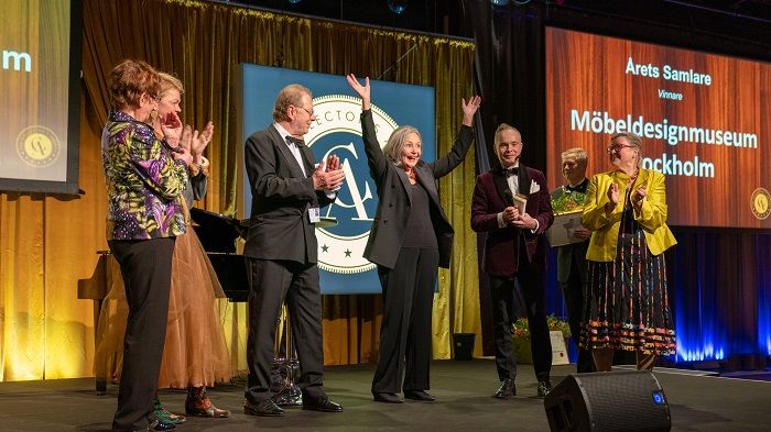 Vinnaren i kategorin Årets samlare tar emot sitt pris på Collector's Awards 2019. Foto: Jonas Sveningsson