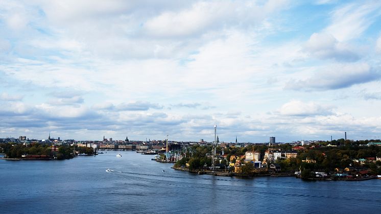 Bättre villkor för bostadsrättsföreningar med tomträtt efterfrågas i det gemensamma tomträttsprogram som nu lanseras av Bostadsrätterna, Fastighetsägarna Stockholm, HSB Stockholm och Riksbyggen.
