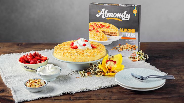 Säg hej till nya Almondy – Svenskarnas favorittårta i frysdisken får ny kostym