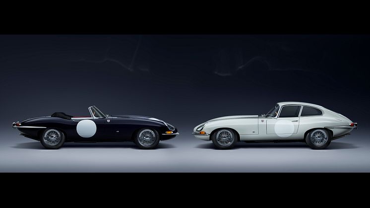 E-TYPE ZP Collection består av Oulton Blue kabriolet og Crystal Grey  coupé med fast tak