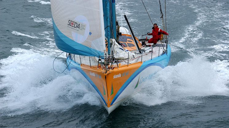 Hi-res image - Inmarsat - Nick Moloney, pictured during the Transat Jacque Vabre in 2003, has seen significant advances in the use of satellite communications for racing yachts