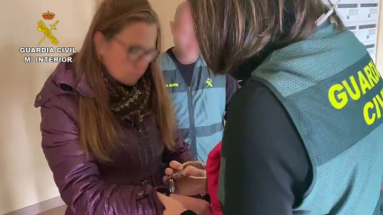 Sarah Panitzke being arrested by Spain's Guardia Civil