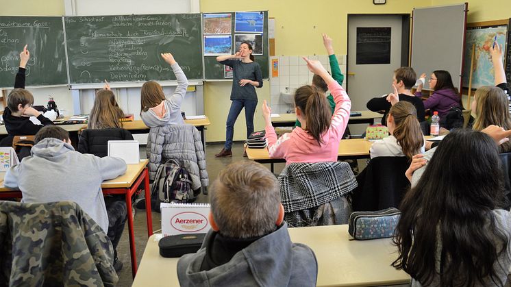 Mädchen und Jungen der 7c der Aerzener Schule im Hummetal lernen im Projeklt einiges über Klimaschutz durch Kreislaufwirtschaft.