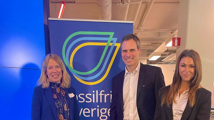 Jenny Svärd, Harald Burgstaller och Armina Nilsson vid lanseringen av den uppgraderade färdplanen