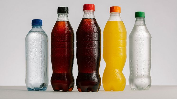 Coca-Colan juomien pullot 100% kierrätettyä muovia
