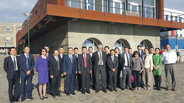 To kinesiske delegationer er på besøg i Danmark