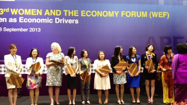 Founders of Singapore start-up PlayMoolah win prestigious APEC Young Women Innovators Award