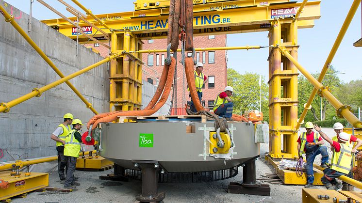 200 ton tung cyklotron på plats - Sverige ett steg närmare nytt nationellt centrum för strålbehandling