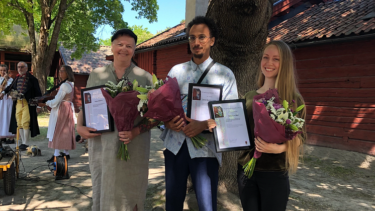 Wadköpingsstipendiaterna 2023 - Kajsa Källérus, Johan Ibrahim Adam och Rebecca Blixt.