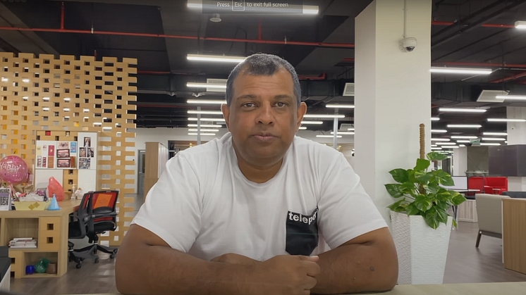 Tony Fernandes talking about AirAsia's refund issues in a video
