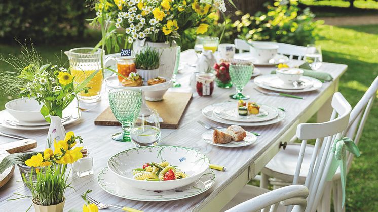 Snowdrops and butterflies welcome in the spring – Colourful Spring: Spring tableware with a delicate décor