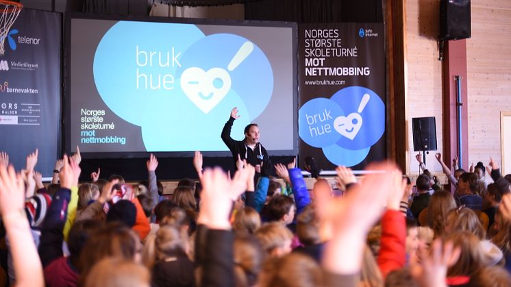 41.000 barn fikk i 2017 kunnskap om hvordan de kan oppnå mobbefrie hverdager gjennom Telenors Bruk Hue-kampanje. Foto: Martin Fjellanger. 