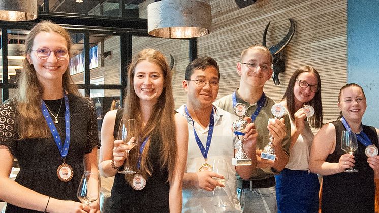 Die Gewinner des diesjährigen Teamcups: v.l.n.r: Lena Brundert, Jenny Kittelmann, Jay Nene, Sandro Savina, Mareike Petralia, Petra Rasic.