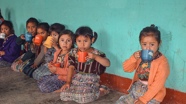 Eine Kindergruppe im SOS-Sozialzentrum Patzun. Fast 50 Prozent der Kinder in Guatemala leiden nach Angaben der SOS-Kinderdörfer an chronischer Unterernährung. Foto: Carmen Nufio, 2007 (Bild zur Verwendung nur im Kontext der SOS-Kinderdörfer weltweit)