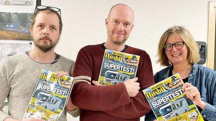 Formgivare Olof Svanström, chefredaktör Jimmie Öbom och reporter Anki Sydegård visar upp nya Husbil och Husvagn.
