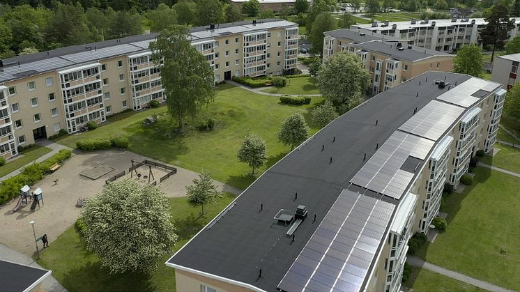  Invigning av jättelik solcellsanläggning i Riksbyggens Brf Nyköpingshus nr 15