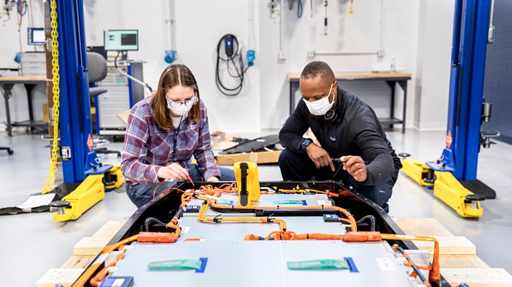 ​Ford bygger globalt batterikompetansesenter for bedre og rimeligere elbiler