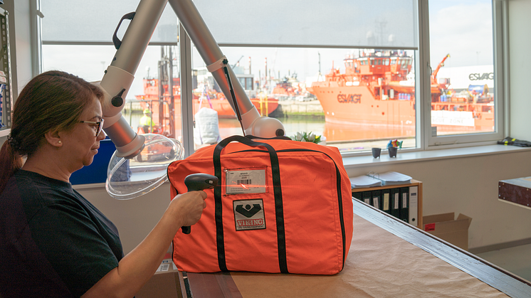 Both ESVAGT’s specially designed worksuits and life jackets are now equipped with barcodes so it is easy to trace every single suit – wherever it may be in the fleet. This improves safety and peace of mind at work. 
