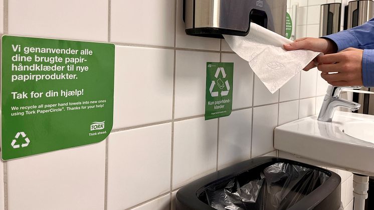 Lyreco genanvender nu op mod 90 % af de papirhåndklæder, som bliver brugt på toilettet. 