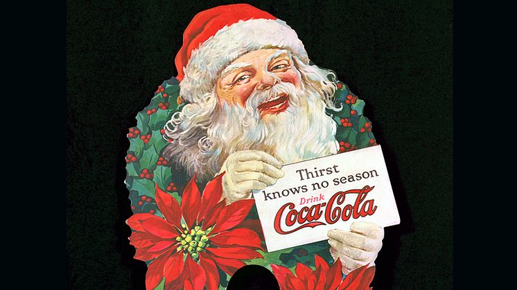 Coca Colan ensimmäisessä joulumainoksessa nähtiin tonttua muistuttava hahmo. Juuriltaan suomalaisen Haddon Sundblomin piirtämä iloinen ja pyöreäposkinen Coca-Cola Joulupukki nähtiin ensimmäisen kerran 1931.