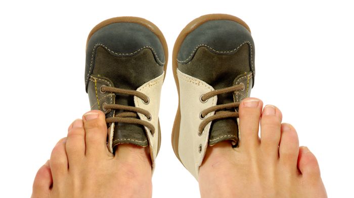 Falsche Schuhe schaden dem Fuß. Bild: Lars K. Christensen | stock.adobe.com