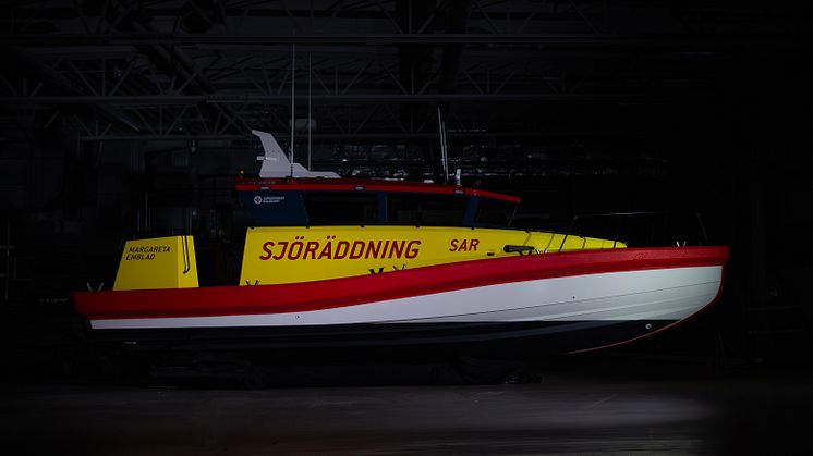 Orust sparbank donerar till en 12 meter lång räddningsbåt som ska trygga vattnen i södra Bohuslän. 